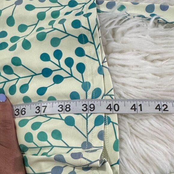 Chic Leaf Print Wrap Midi Dress - Picture 4 of 8